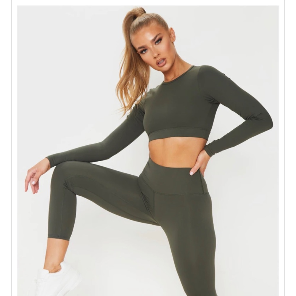 Workout set in olive✨